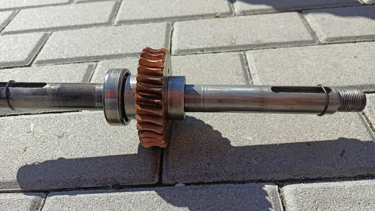 Bronzové kolo k sekacce mf70, mf-70