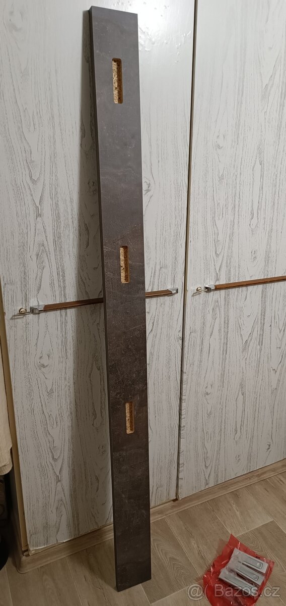 Šatní lišta ENZO - svislá