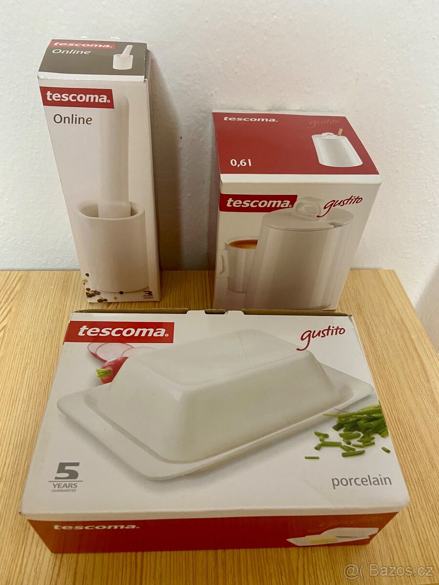 Dóza na máslo, nádoba na med, hmoždíř