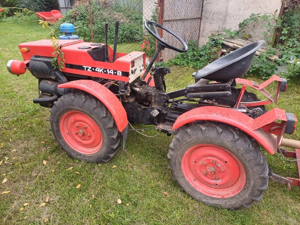 Koupím traktor TZ-4K-14