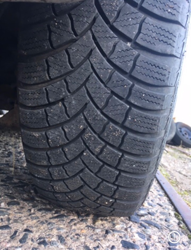 OCTAVIA ZIMNÍ BARUM 195/65R15 TOP STAV