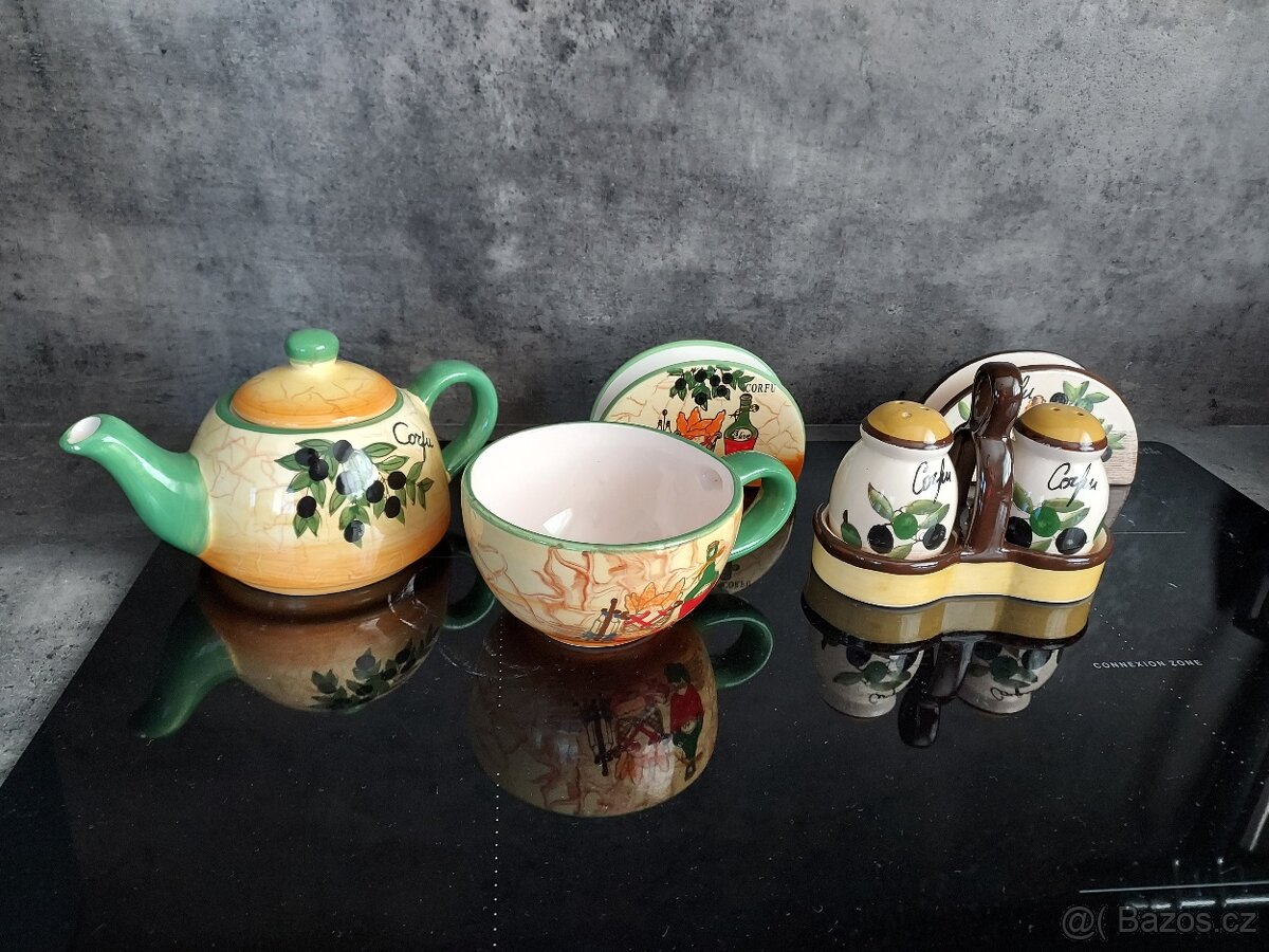 Čajová souprava, slánky a stojany na ubrousky