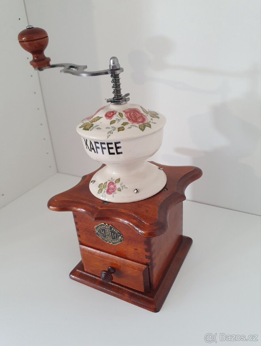 Mlýnek na kávu