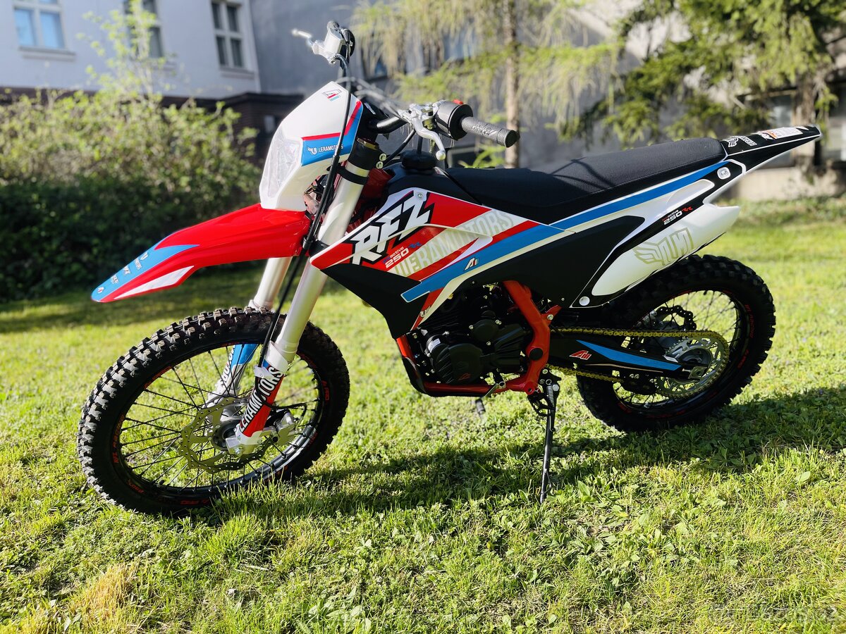 Pitbike Leramotors Thunder 250ccm, 21/18, červená
