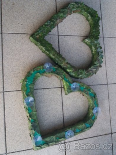 Výzdoba na svatebni auta