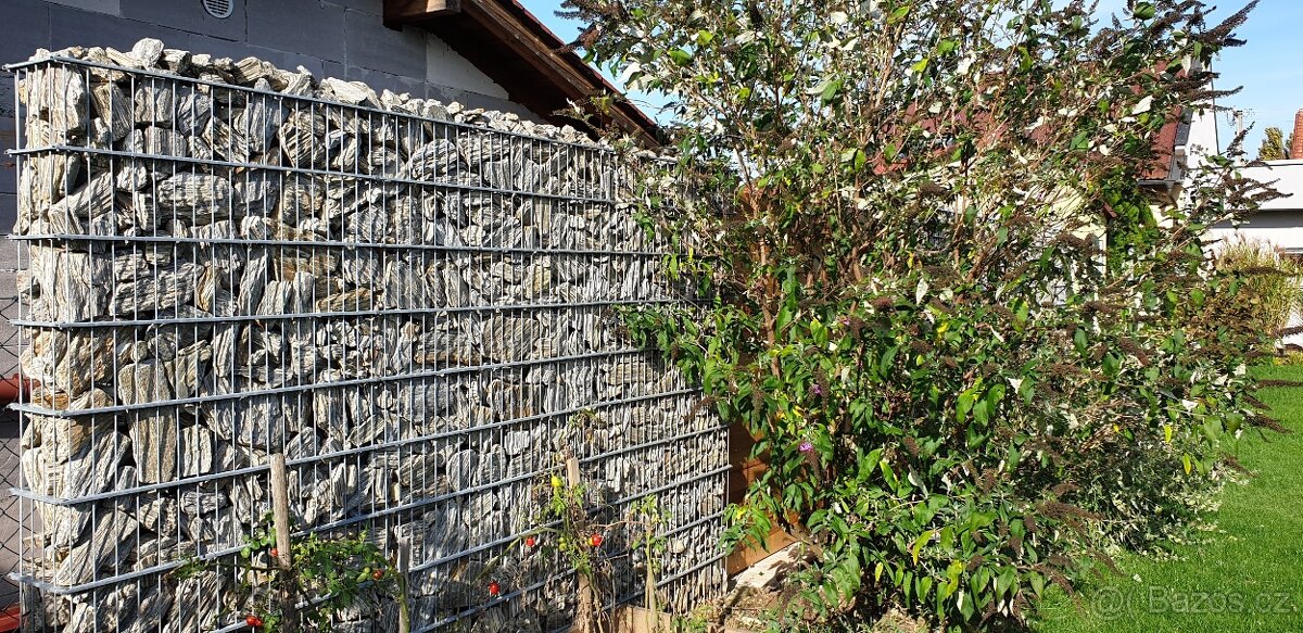 AKCE Kámen do gabion plotu- "kamenná kůra","zkamenělé dře