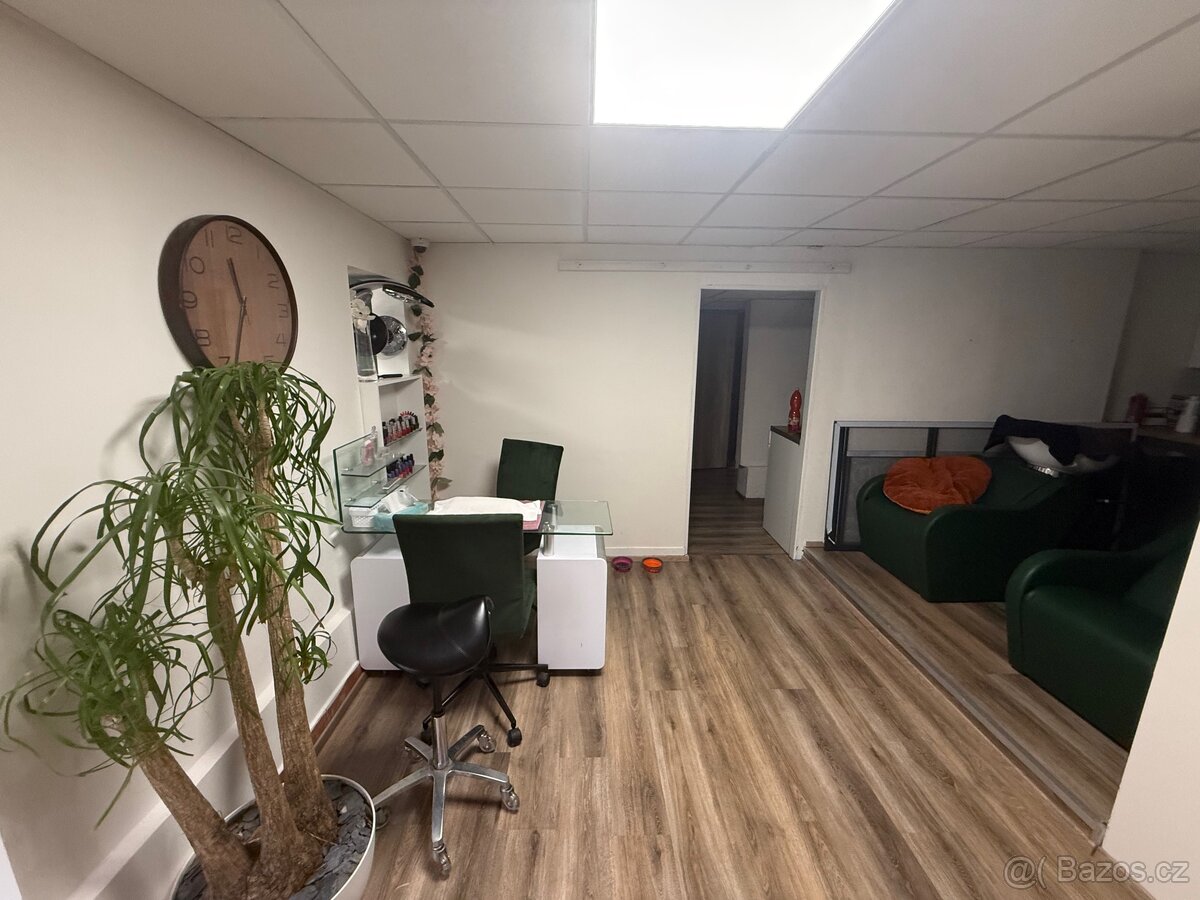 HLEDÁME MANIKÉRKU / PEDIKÉRKU