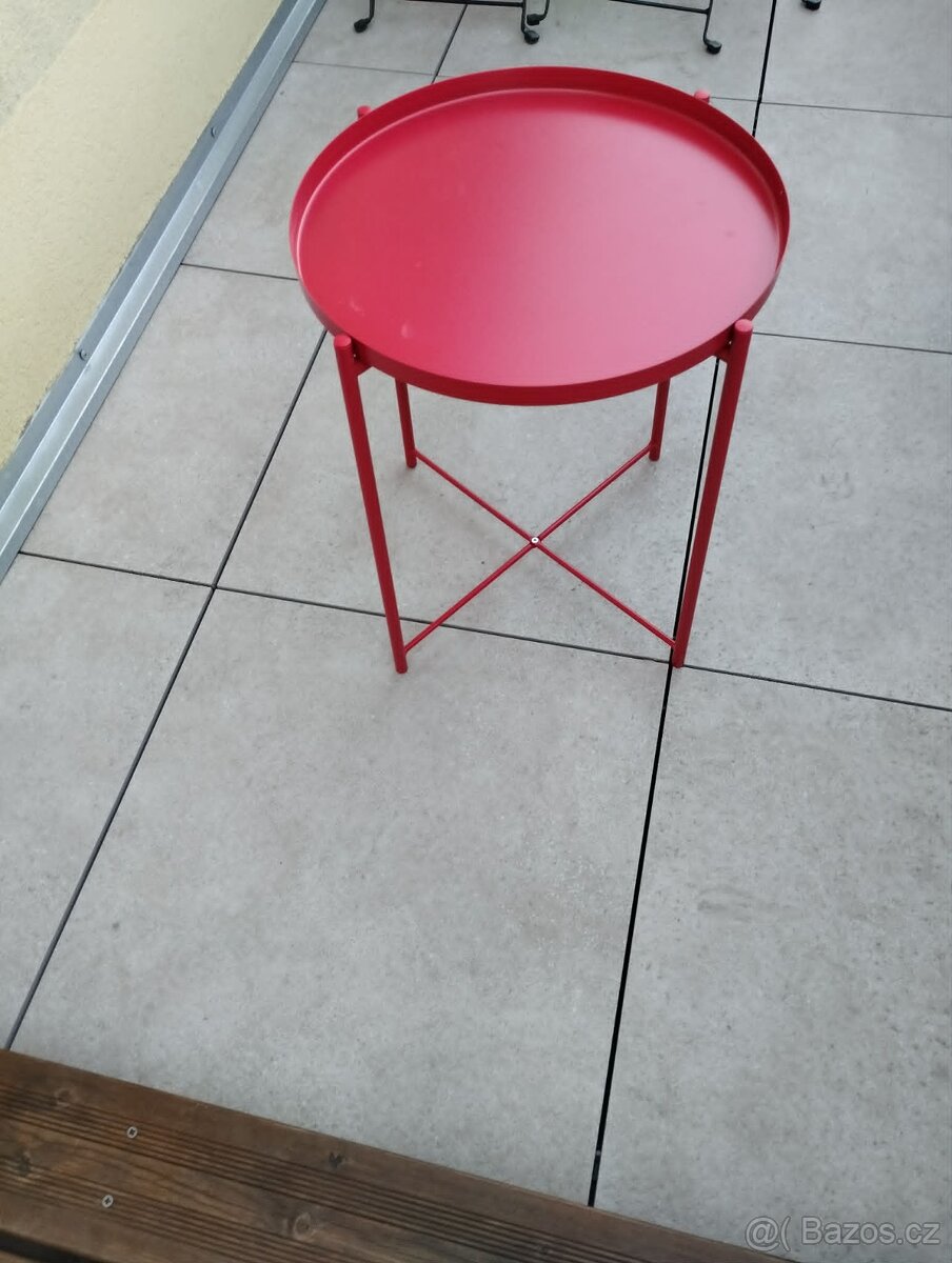odkládací stolek IKEA GLADOM