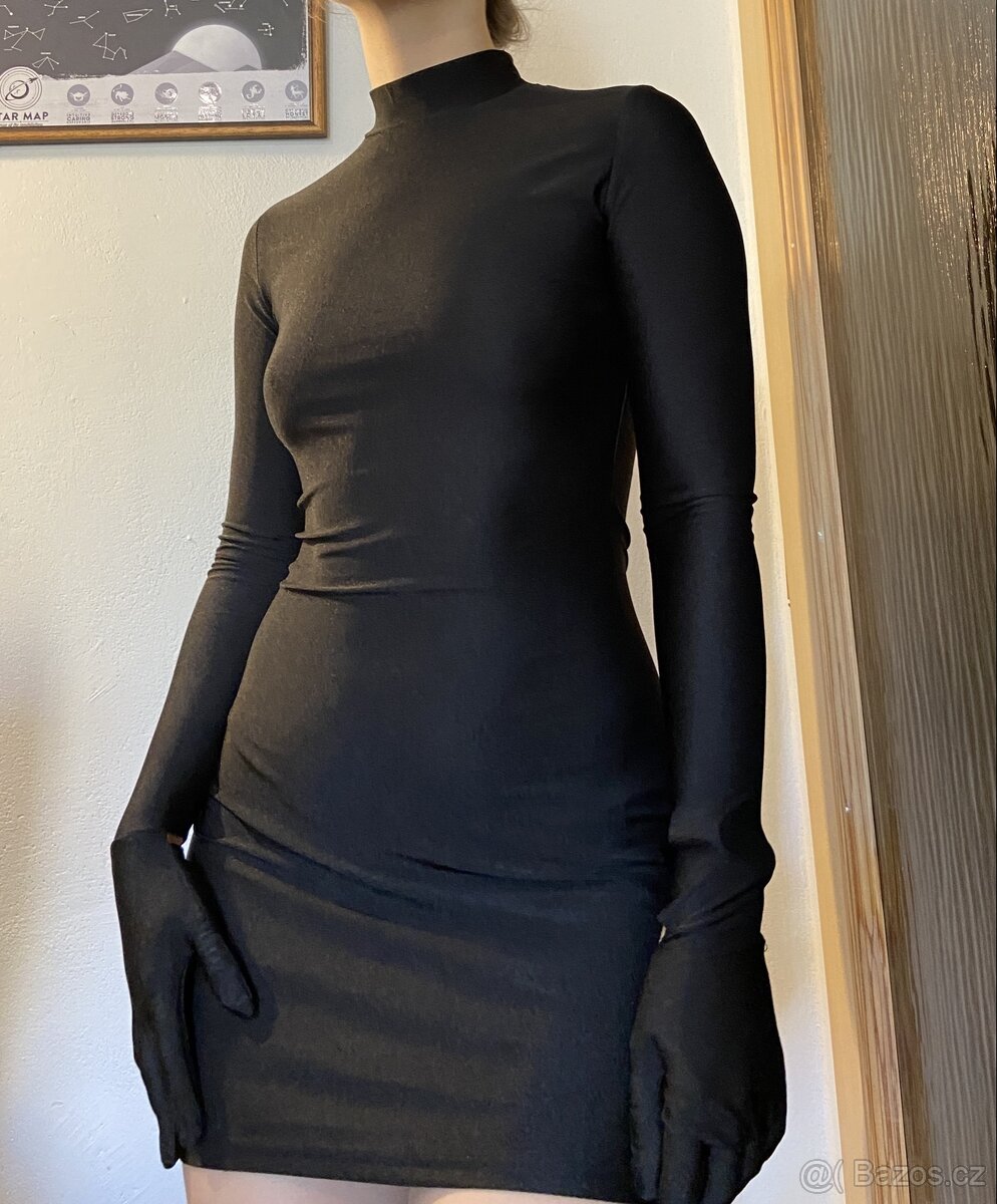 Mini šaty černé