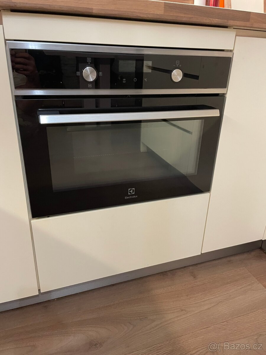 Electrolux vestavná mikrovlnná trouba 600 FLEX Quick&Grill E