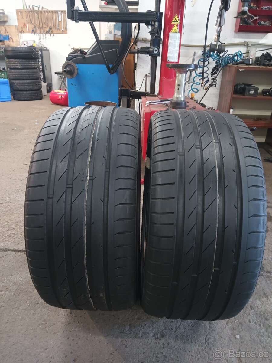 2xletní pneu 275/35/20.Nokian.