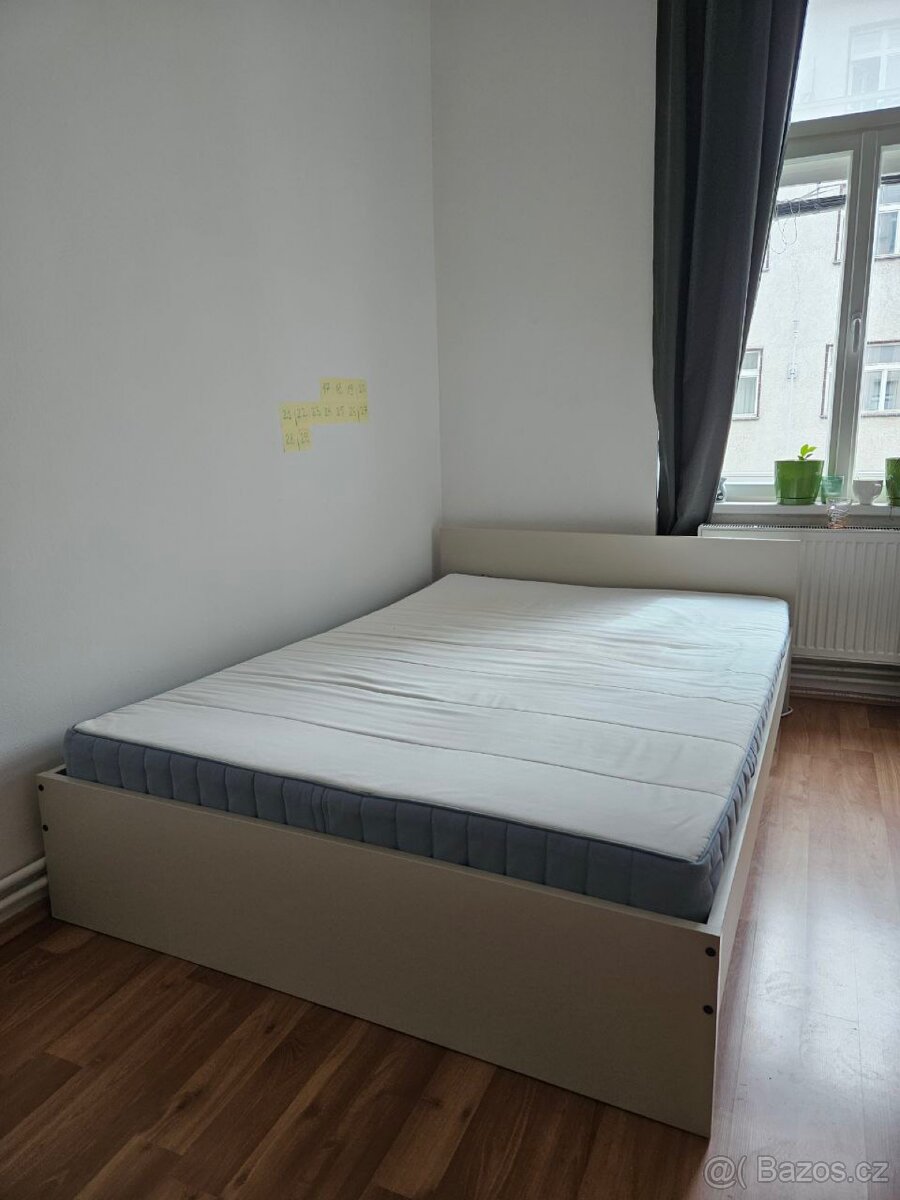 Postel a matrace Ikea