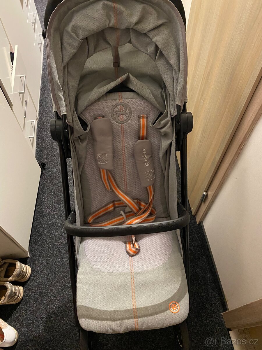 Cybex beezy lava grey