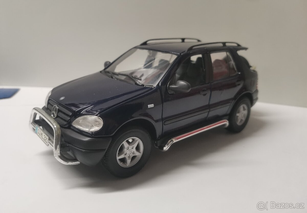 Mercedes ML320 1:18 maisto