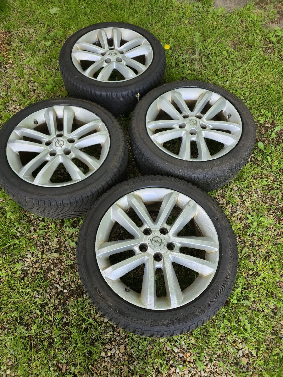 Alu kola Opel 7jx17 et41 5x110 + pneu Michelin 225/45/r17