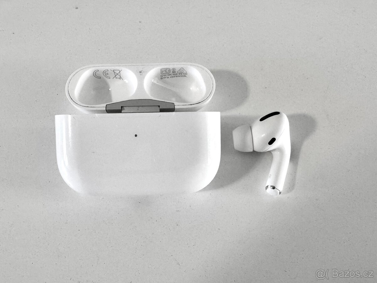 Apple AirPods Pro 1. generace - pravé sluchátko + pouzdro