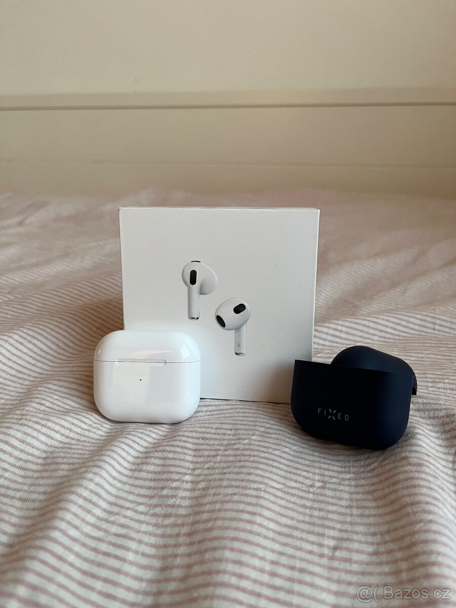Apple AirPods generace 3