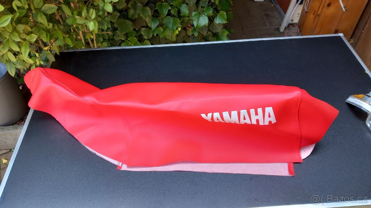 Yamaha DT 125, potah sedla, prachovky, gripy