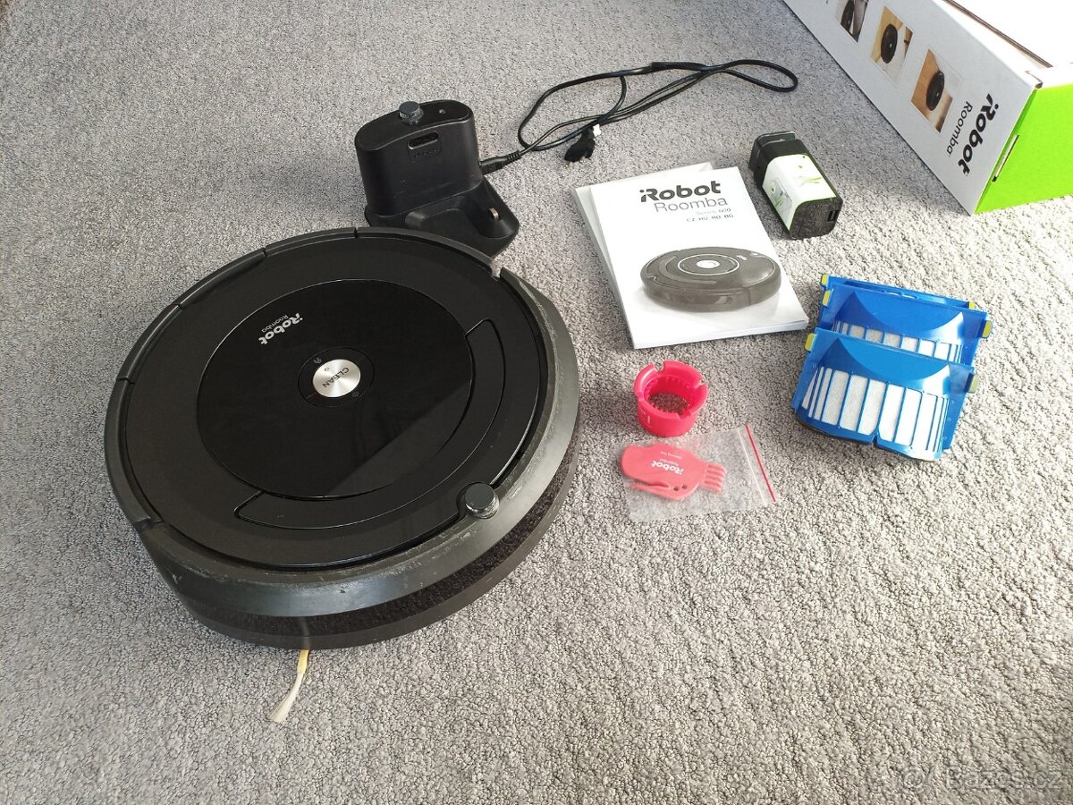 Robotický vysavač iRobot Roomba 696
