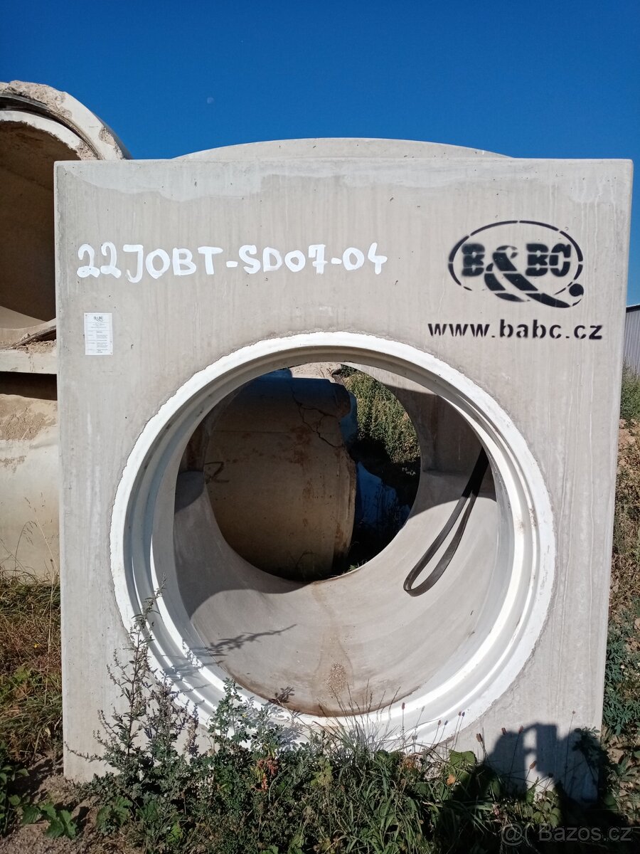 Betonové šachové dno