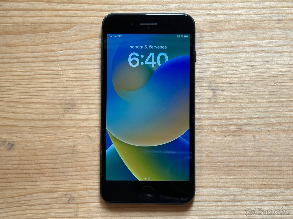 Apple iPhone 8 Plus – 64GB Black, 100% baterie + pouzdro