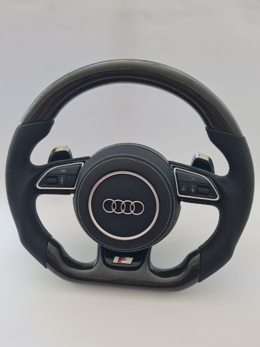 AUDI carbon/perforovaný volant s MULTIFUNKCIOU a F1 pádlami