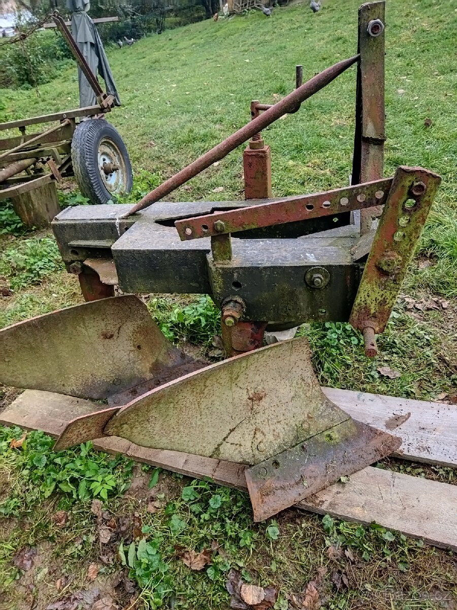 Pluh na orbu,dvouradličný