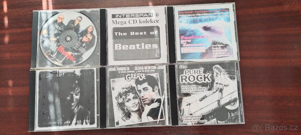 CD a DVD různých žánrů a ročníků.