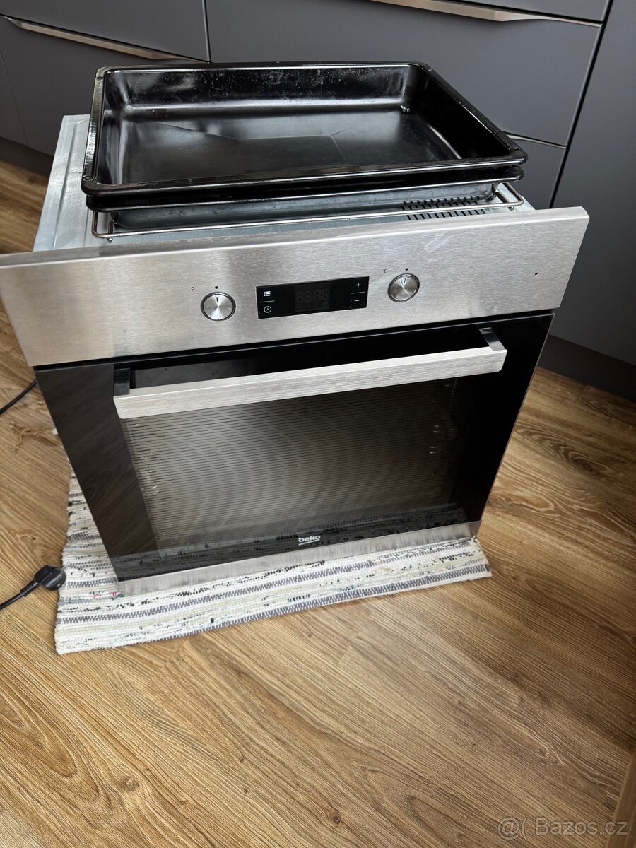 Prodám vestavěnou troubu Beko BIM22304XCS