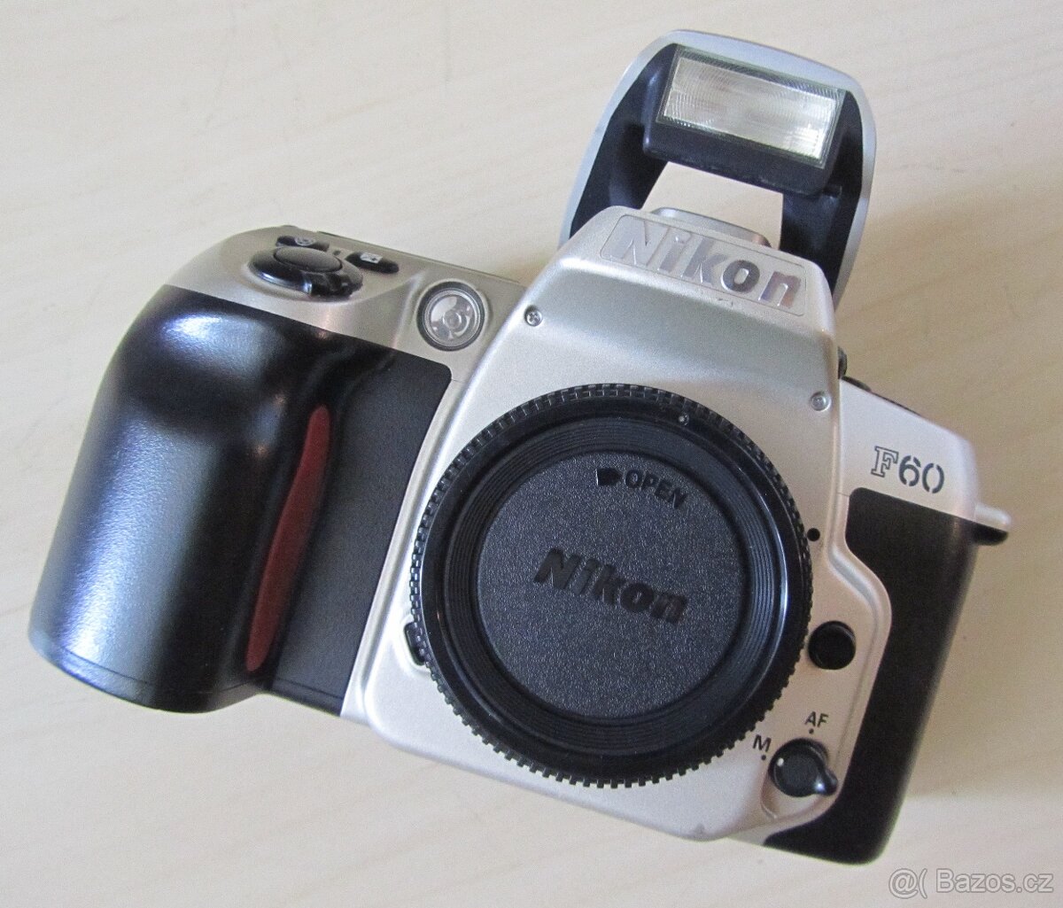 Nikon F 60 AF semi-pro zrcadlovka kinofilm- TOP stav