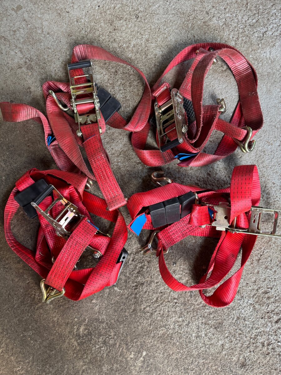 Prodám 4x kurty FALKGROUP