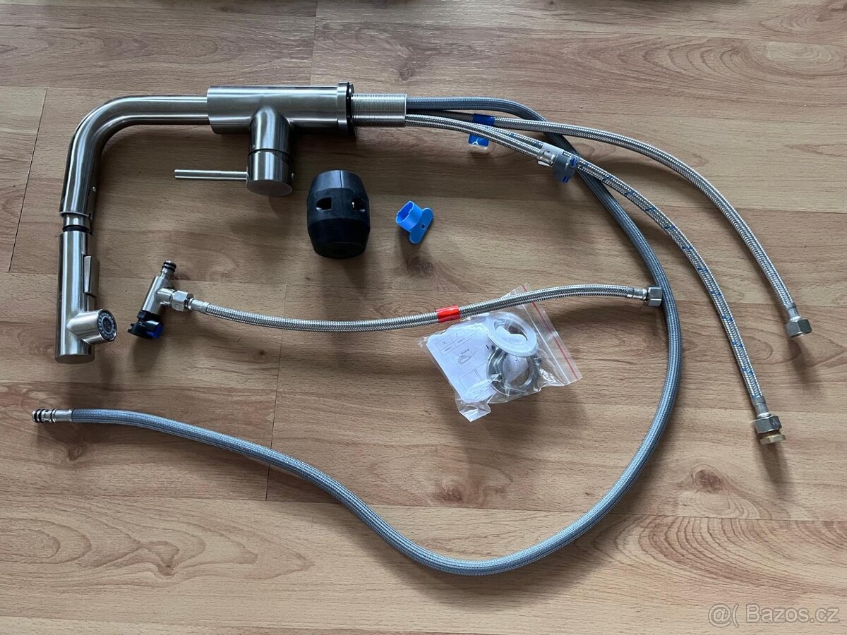 Výsuvná dřezová baterie