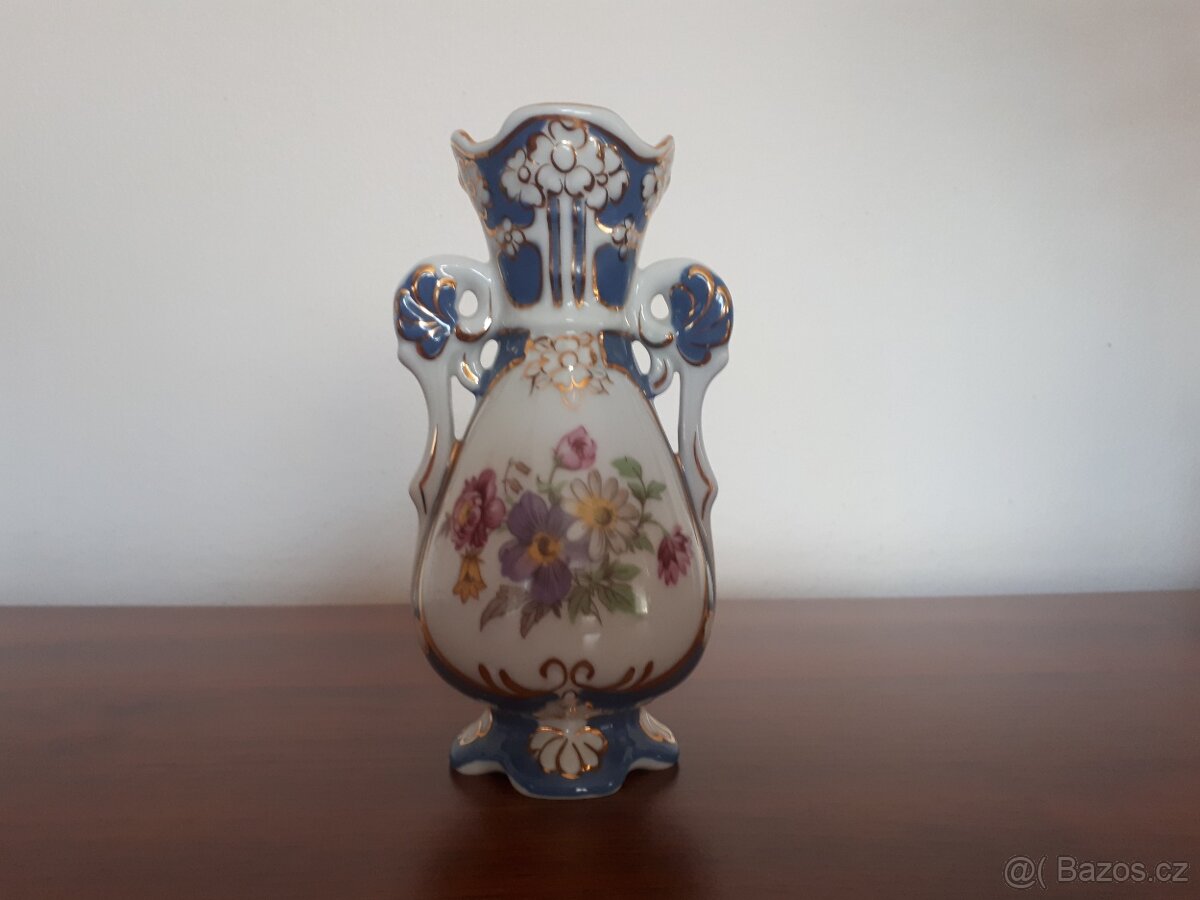DUX porcelánová váza s květinami