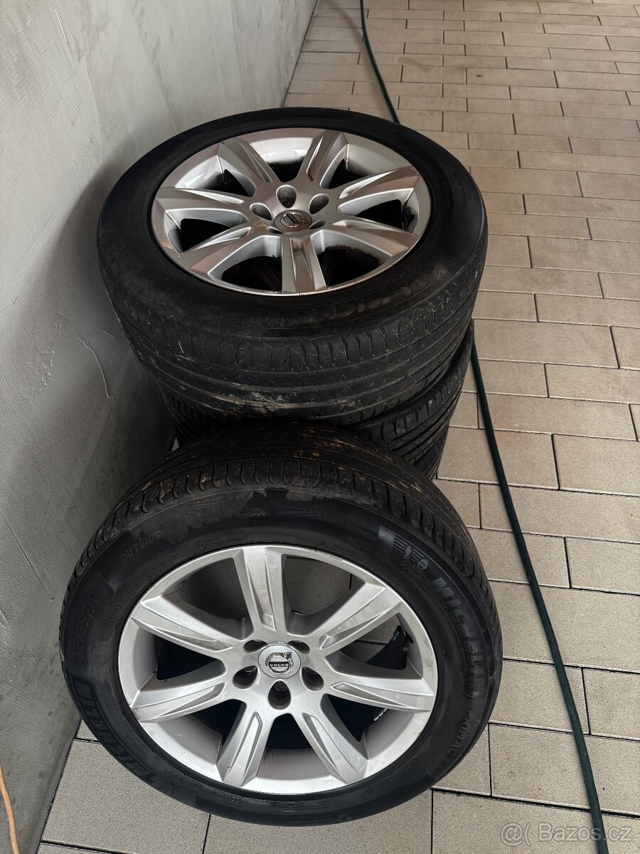 Originál Volvo Alu kola 5x108 r17 s letnim pneu