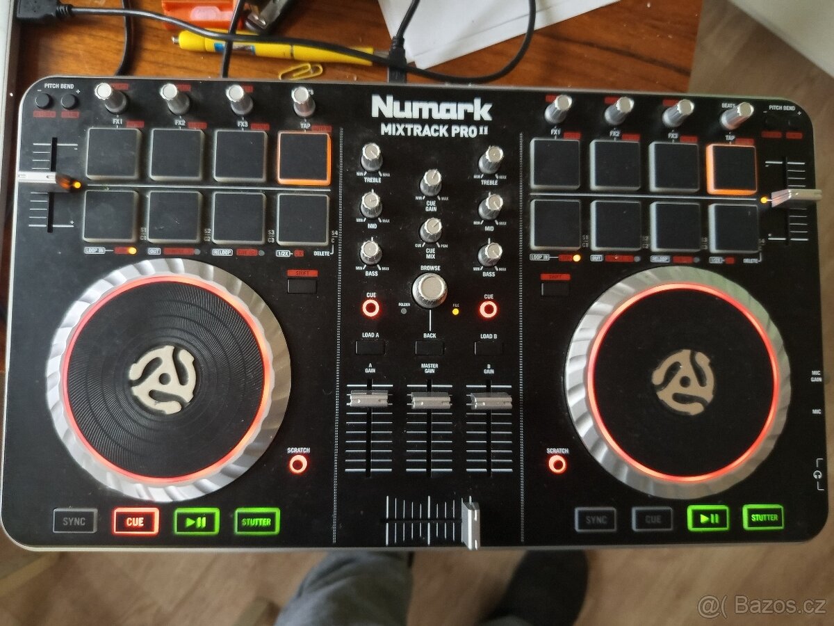 Prodám dj kontrolér numark pro 11