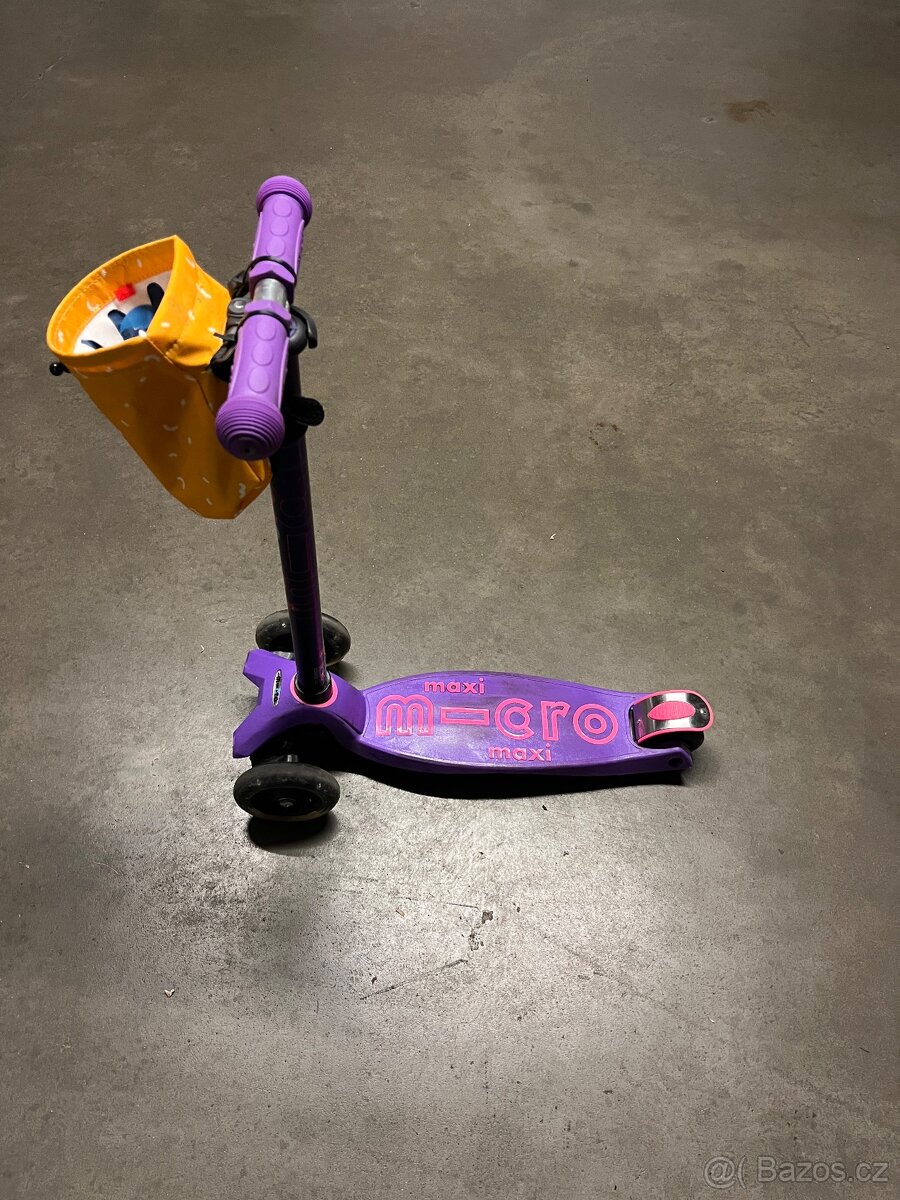 Micro maxi koloběžka s LED kolečky