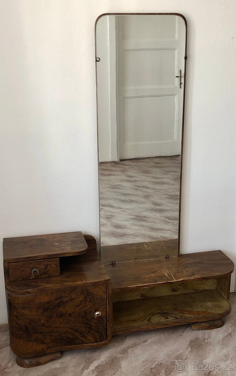 Art Deco toaletní stolek se zrcadlem – k renovaci