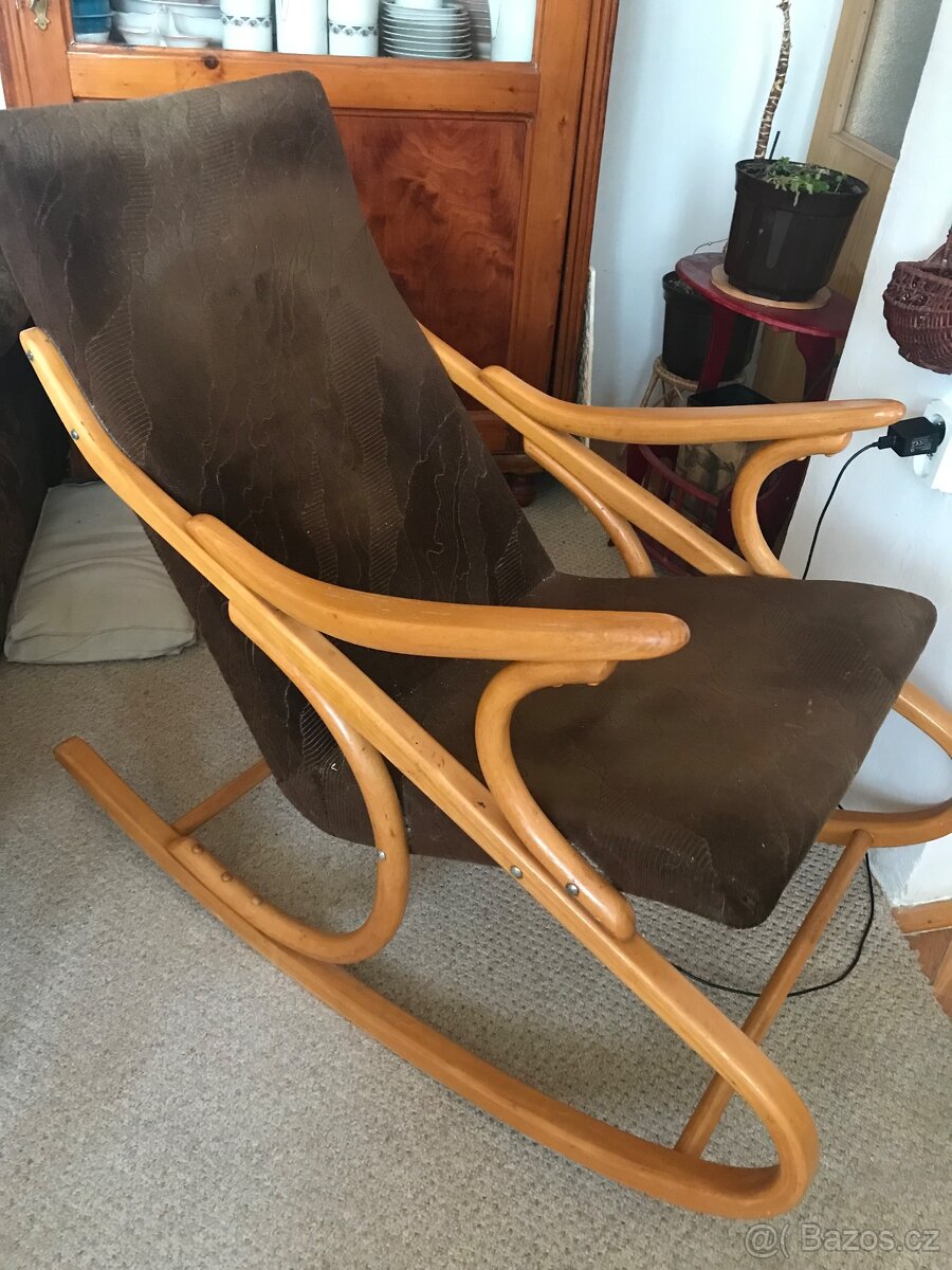 Houpaci kreslo