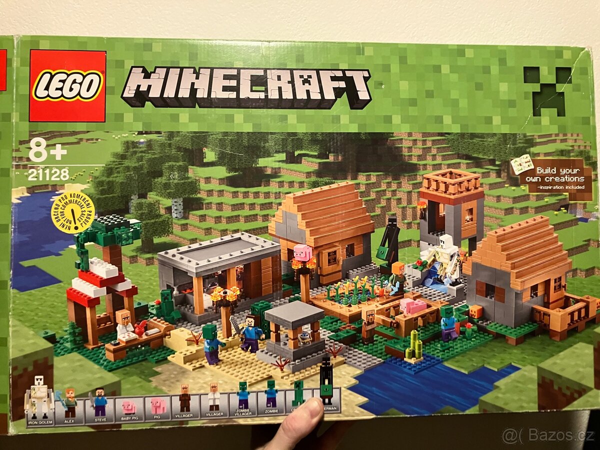 Lego Minecraft Vesnice 21128
