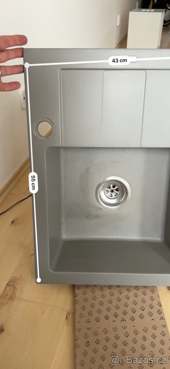 Kuchynsky granitovy drez Pyramis a baterie Grohe