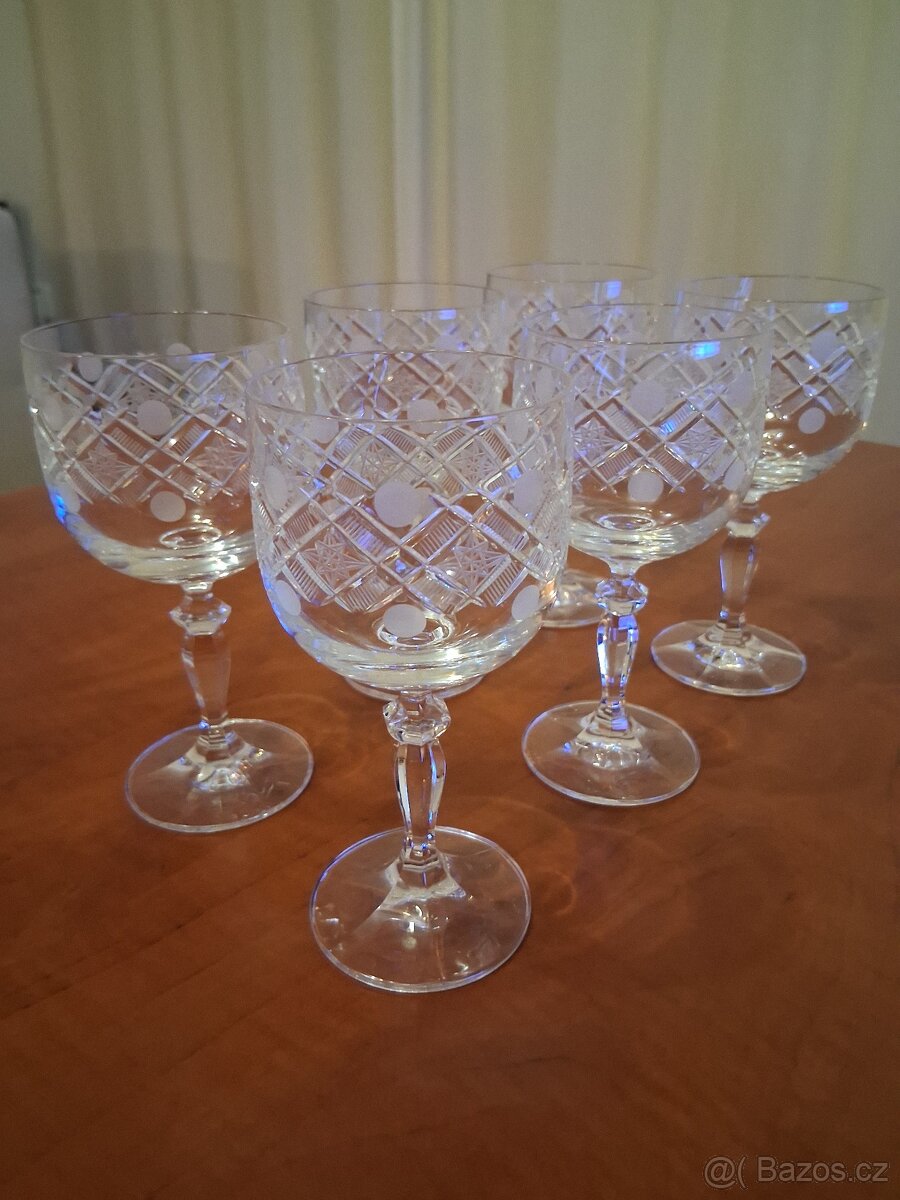 Broušené sklenice na víno