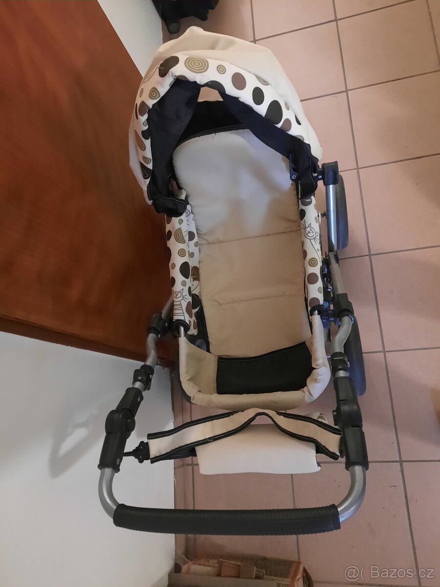 Dětský kočárek