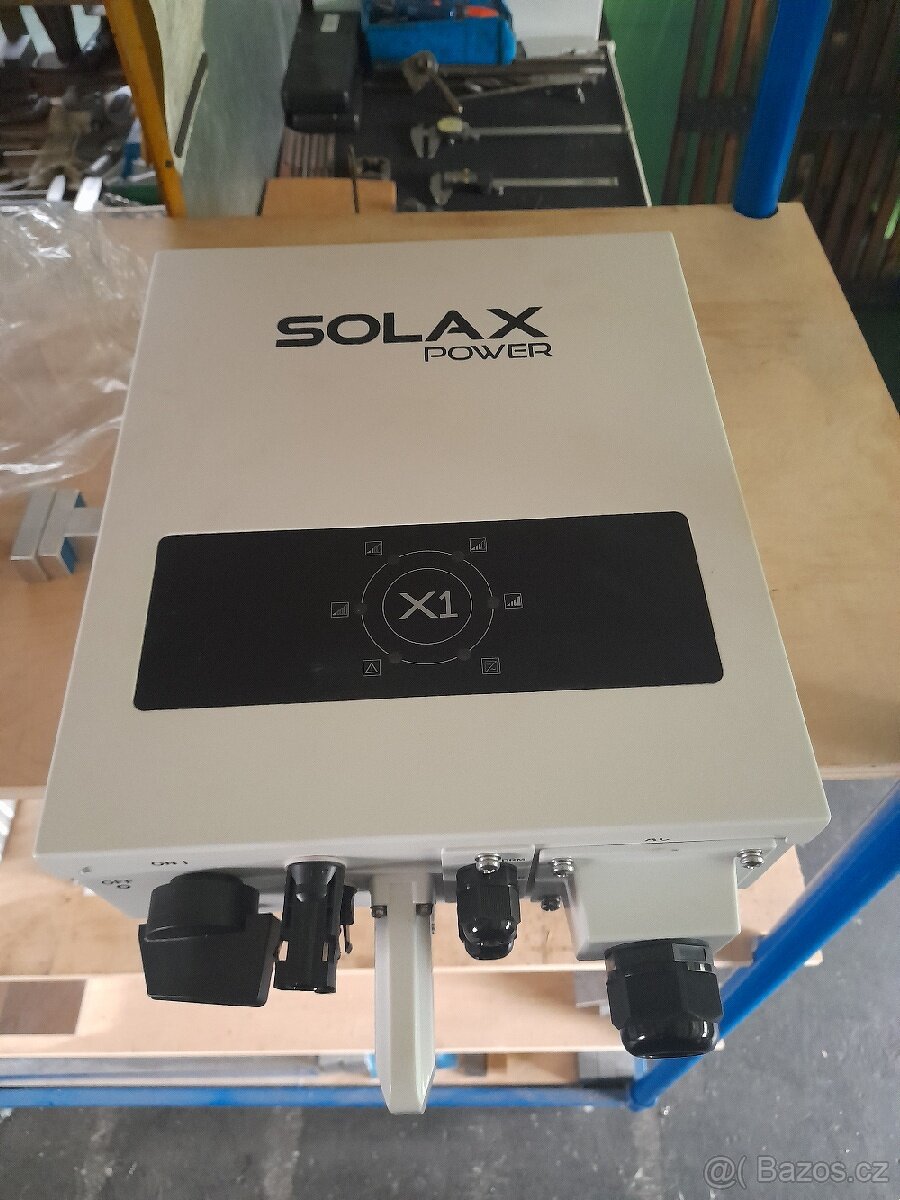 Solarni menic Solax X1 mini 700