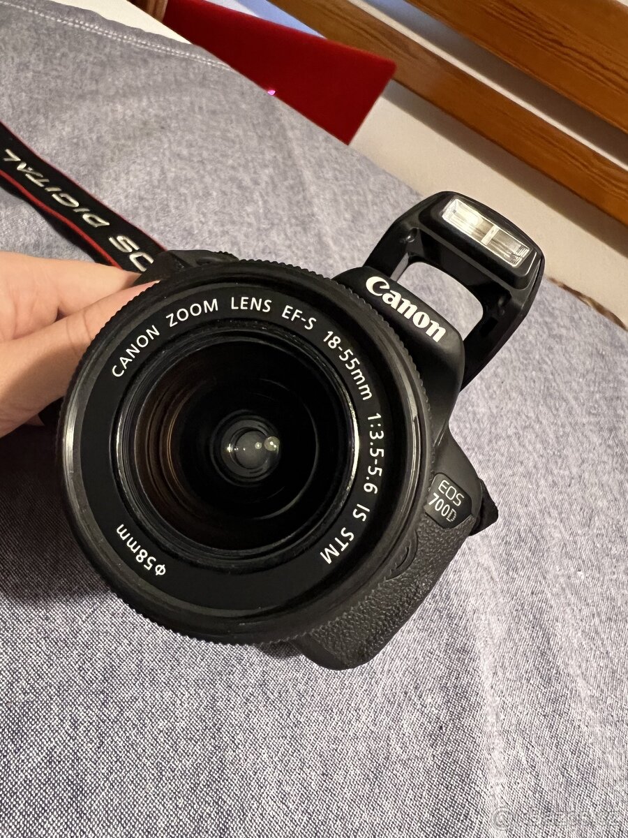 Canon EOS 700D