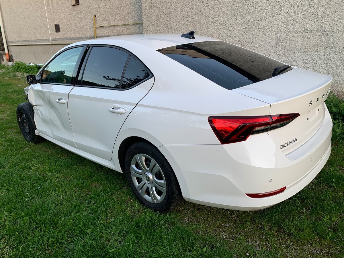 Predám havarovanú Škoda octavia 4 2.0tdi 85 kW 2023.