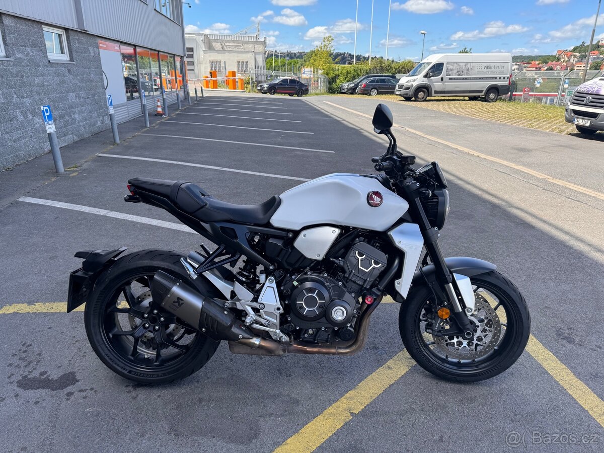 Honda CB1000R Neo Sports Café – bílá perleť, top stav