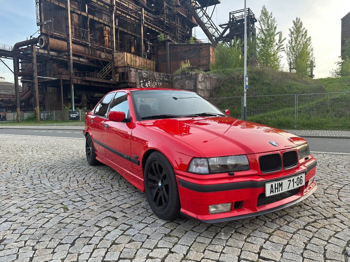 BMW E36 318is