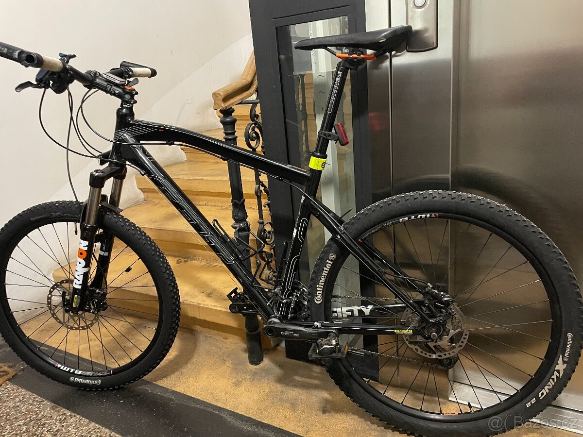 Felt Nine 50, velikost L, kola 26”