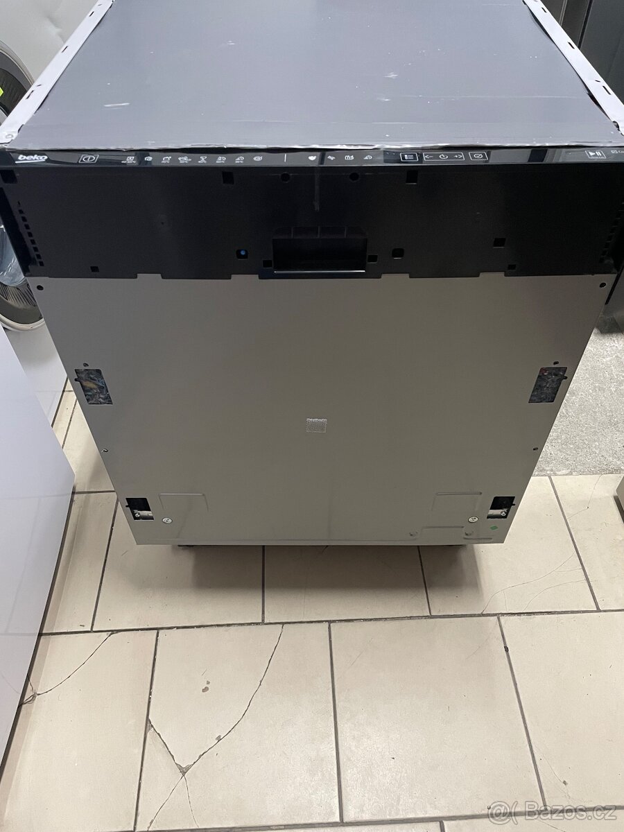 Nepoužitá myčka Beko BDIN38650C