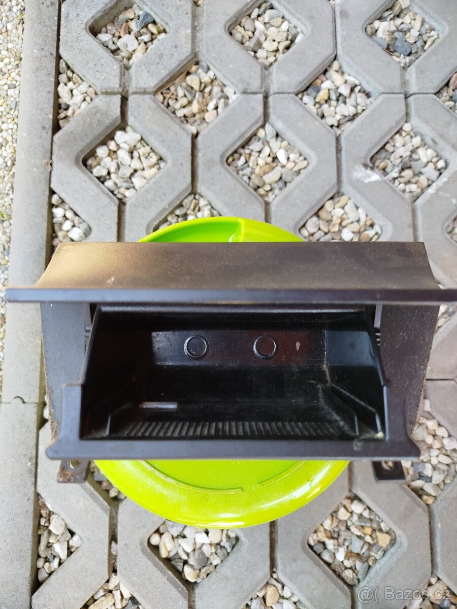 Popelník Octavia 1